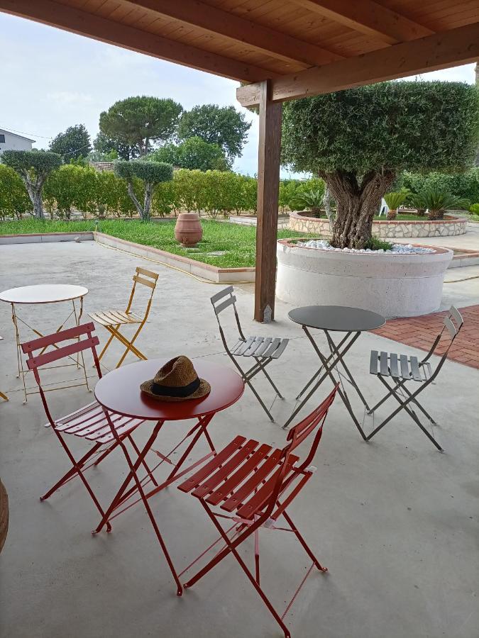 パエストゥム La Ricarda Dimora Di Campagna Bed & Breakfast エクステリア 写真